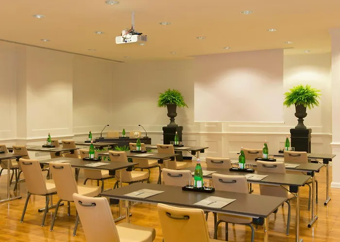 Starhotels Michelangelo Hotel