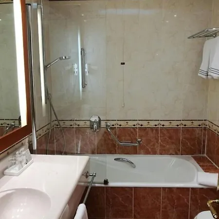 Ξενοδοχείο Starhotels Michelangelo 4*