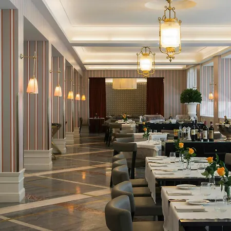 Starhotels Michelangelo Hotel 4*