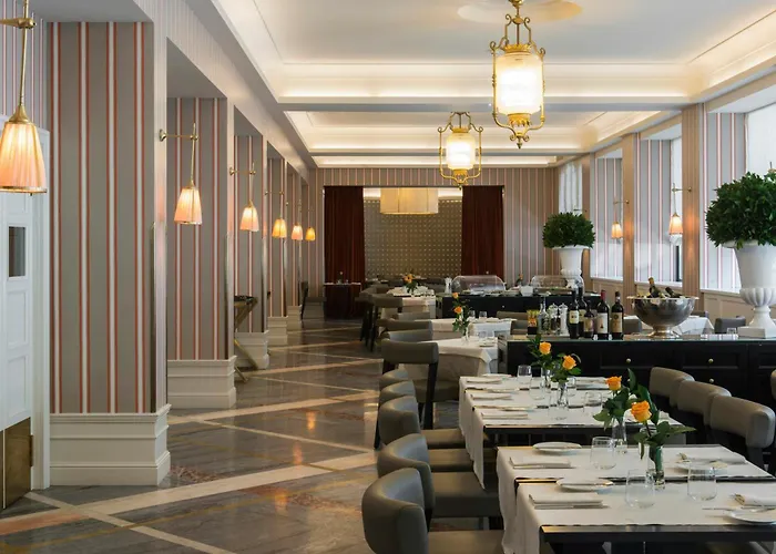 スターホテルズ ミケランジェロ ホテル 4*